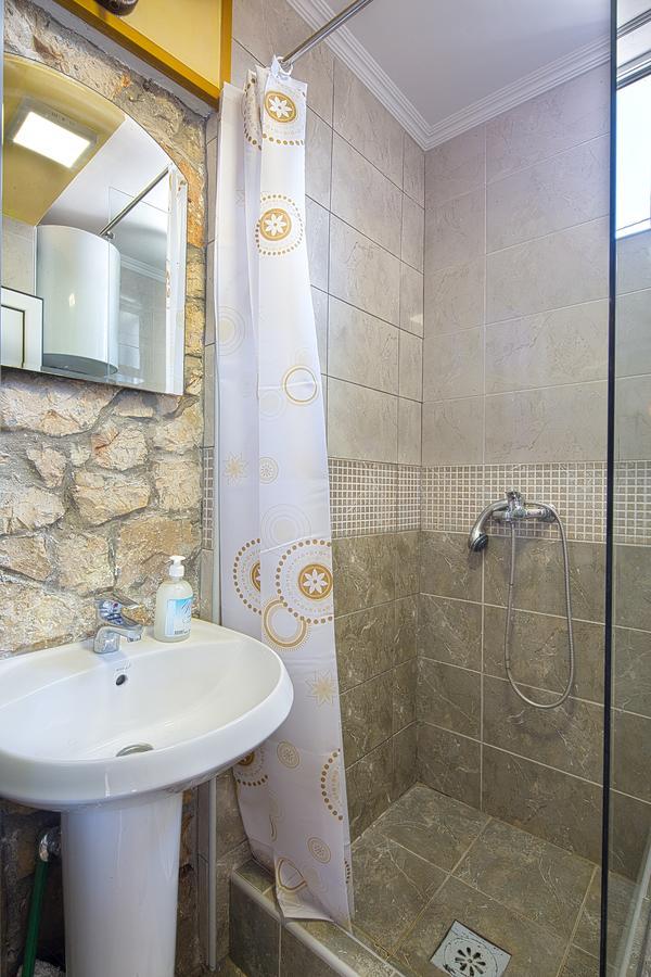 Apartman Kunjic Kotor Regione Esterno foto