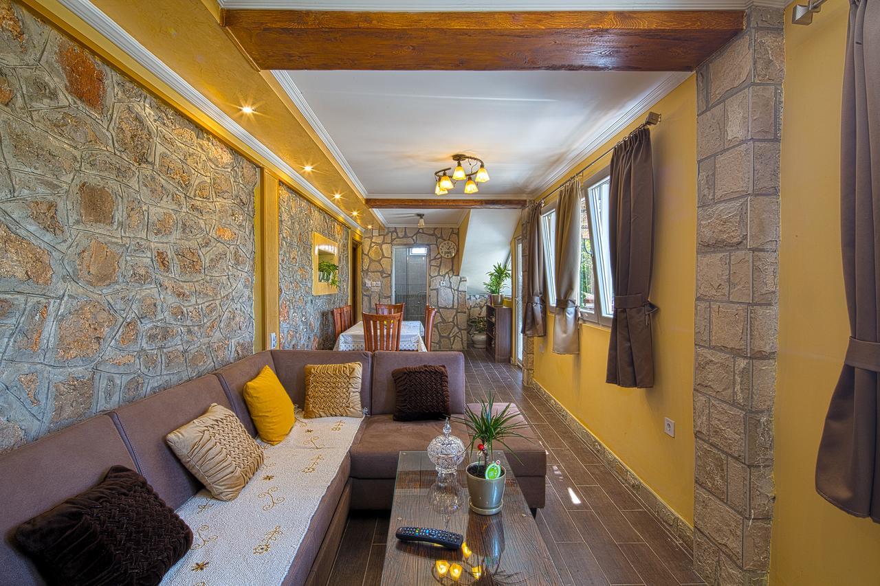 Apartman Kunjic Kotor Regione Esterno foto